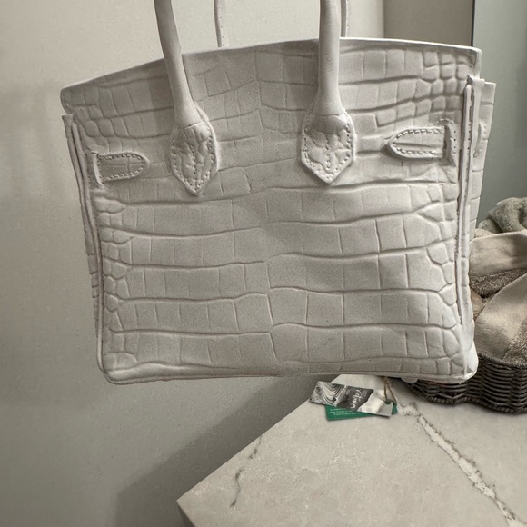 Hermes inspired white home decor - Picture 6 of 6